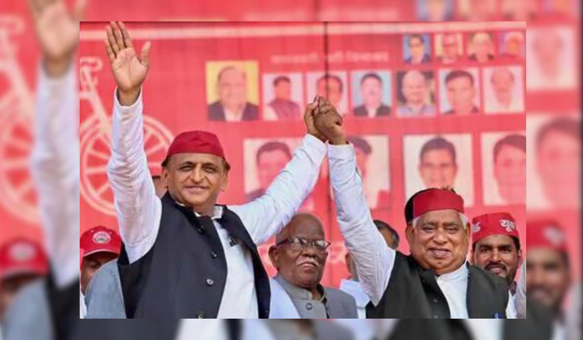 Akhilesh Yadav with Faizabad winner Awadhesh Prasad